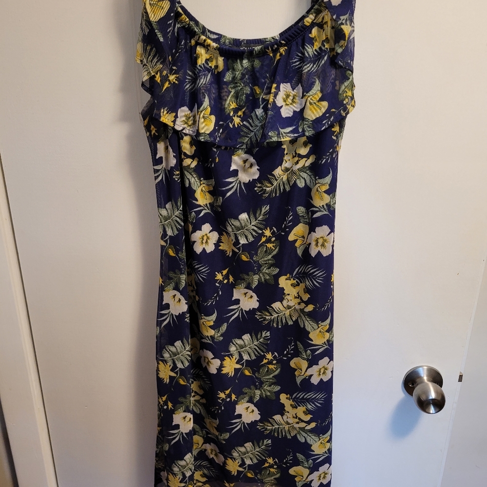 Stretchy summer/ vacation tropical print bodycon dress with ruffle detail. large